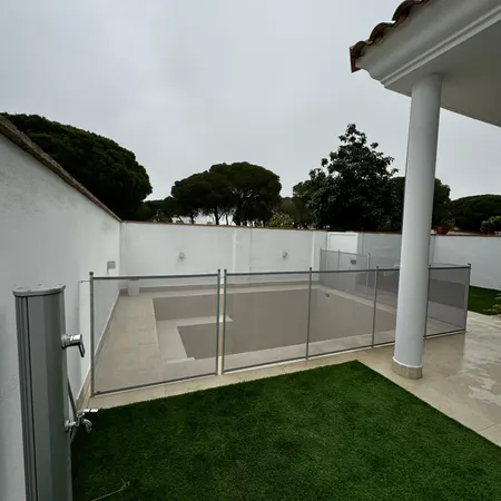Instalación de valla de piscina en Valencia - KidoSafe