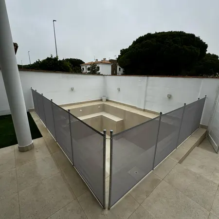 Instalación de valla de piscina en Valencia - KidoSafe