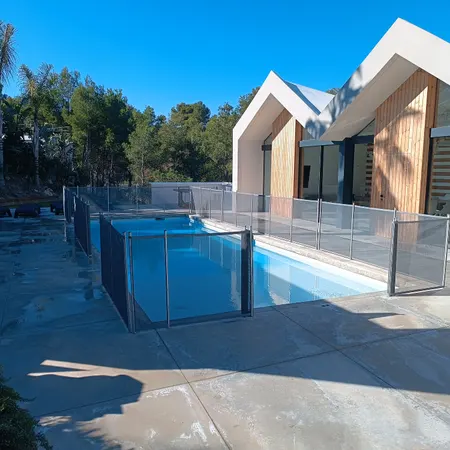 Instalación de valla de piscina en Girona - KidoSafe