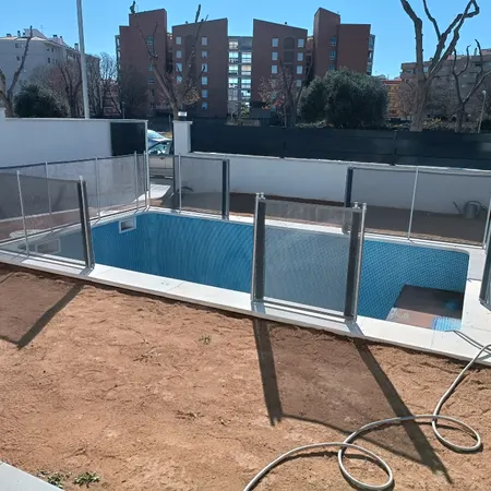 Instalación de valla de piscina en Girona - KidoSafe